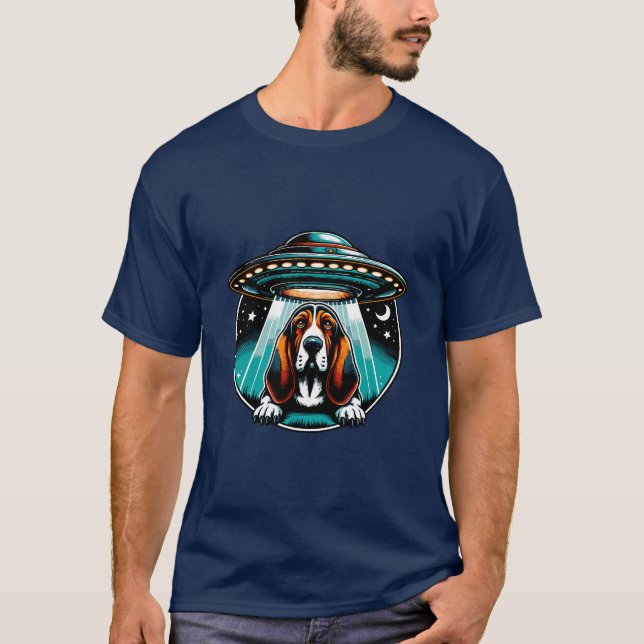 Camiseta Abdução de Hound Basset de UFO (Frente)