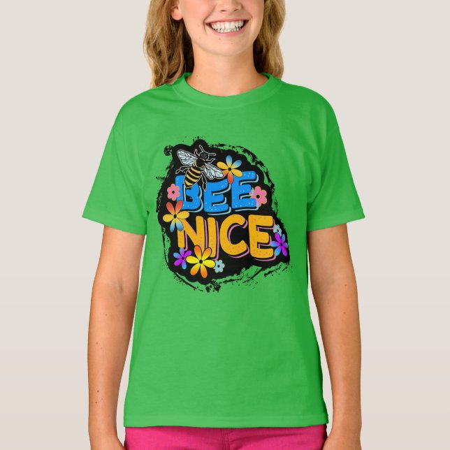 CAMISETA ABELHA BONITA FLORAL FLORFUL (Frente)