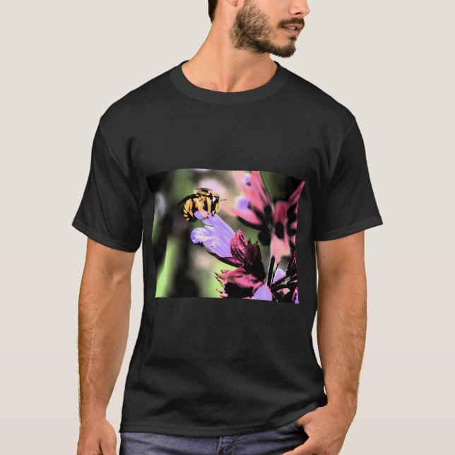 Camiseta Abelha e Flor (Frente)