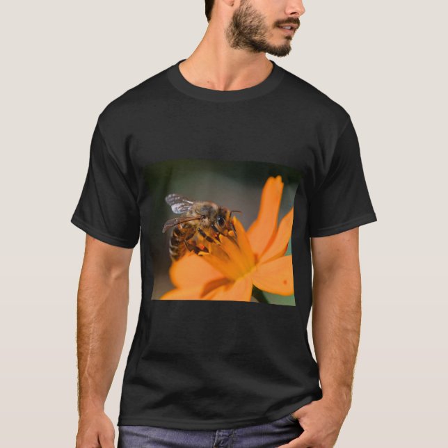 Camiseta Abelhas de mel e Cosmos Flores Natureza (Frente)