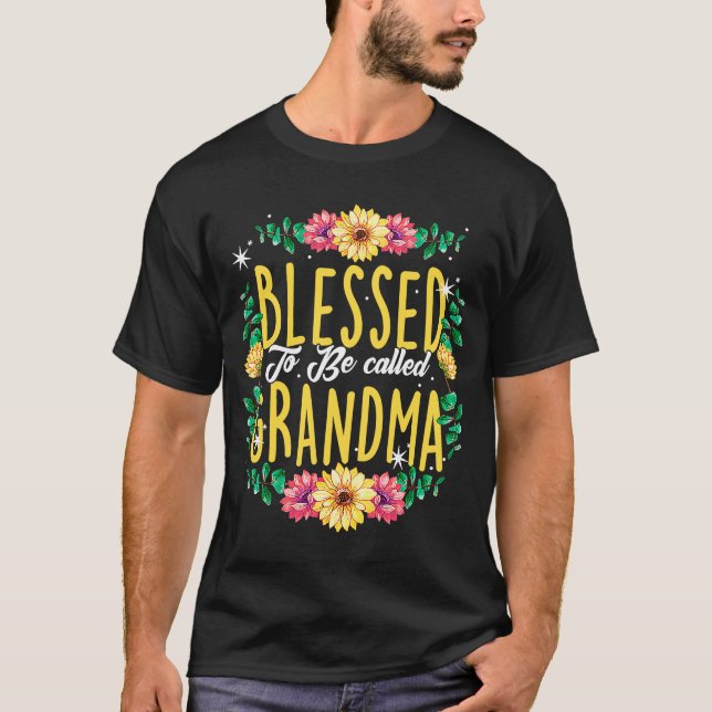 Camiseta Abençoado Por Ser Chamado Avó Flores Avó Avó M (Frente)