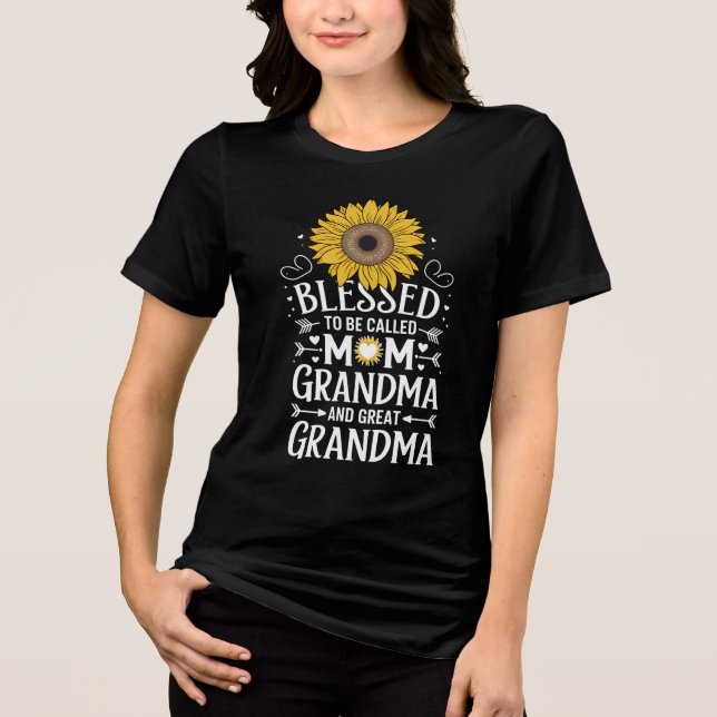 Camiseta Abençoado Seja Chamada Mãe Vovó Excelente Girassol (Frente)
