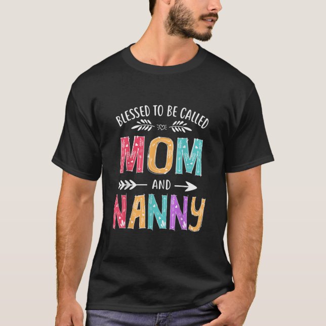 Camiseta Abençoado seja chamado de mãe e babá (Frente)