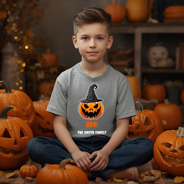 Camiseta Abóbora de Halloween “BOO!” – Nome Personalizado (Criador carregado)
