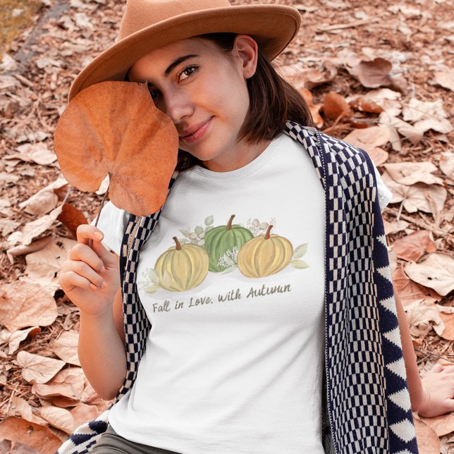 Camiseta Abóbora de Outono Fofa Abóboras de Outono Mulheres (Fall in love with Autumn watercolor gourds women's t shirt. )