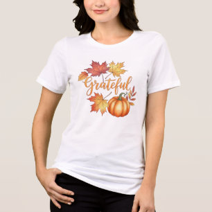 Camiseta Abóbora Grata e outono deixa mulher