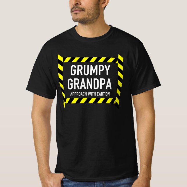Camiseta Abordagem Grumpy Avô Com Cuidado Vovô Papa (Frente)