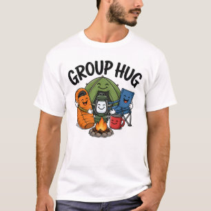 Camiseta Abraço de Grupo Divertido em Acampamento ao Redor