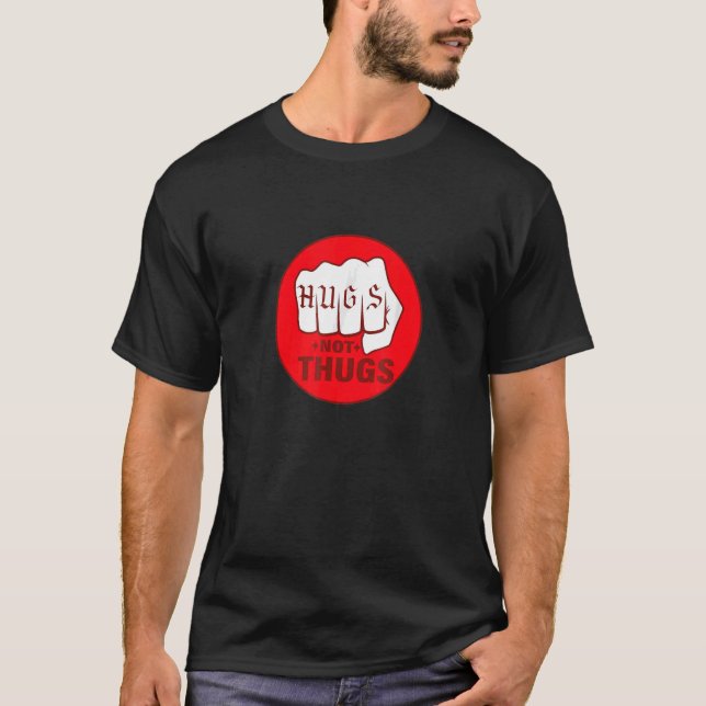 Camiseta Abraços Não Gritam A Vida Coisas Pé Vermelho (Frente)