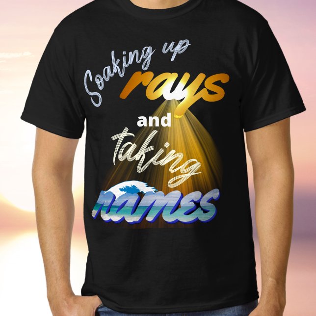Camiseta Absorvendo Raios e Tomando Nomes Verão (Criador carregado)