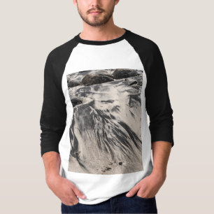 Camiseta Abstract Black and White Sand Textures with Rocks