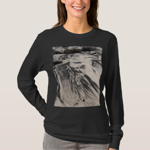 Camiseta Abstract Black and White Sand Textures with Rocks