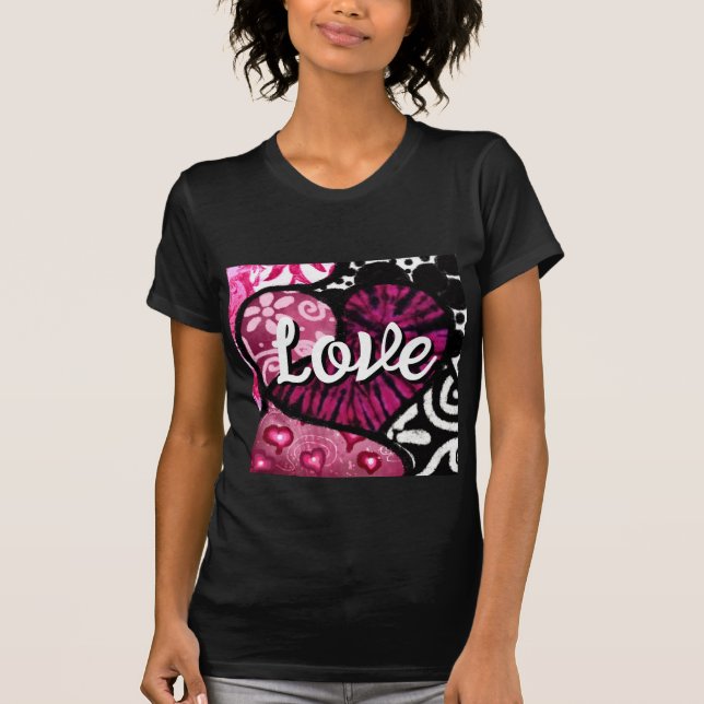Camiseta Abstrato Love Heart Pink Floral Bolinhas Pretas (Frente)