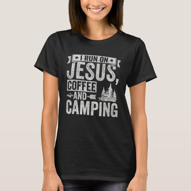 Camiseta Acampador Eu Funciono Com Café De Jesus E Acampame (Frente)