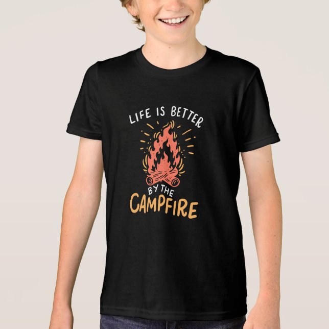 Camiseta Acampamento - A Vida É Melhor Pelo Foguete (Frente)