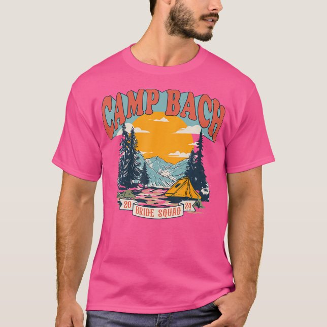 Camiseta Acampamento Bach Bride Squad 2024 Acampamento Retr (Frente)