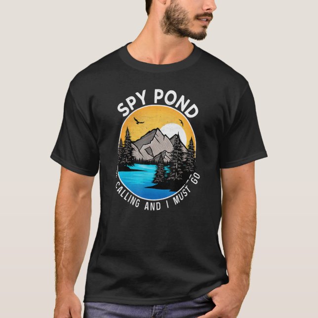 Camiseta Acampamento de Barcos de Pesca Lago Spy Pond (Frente)
