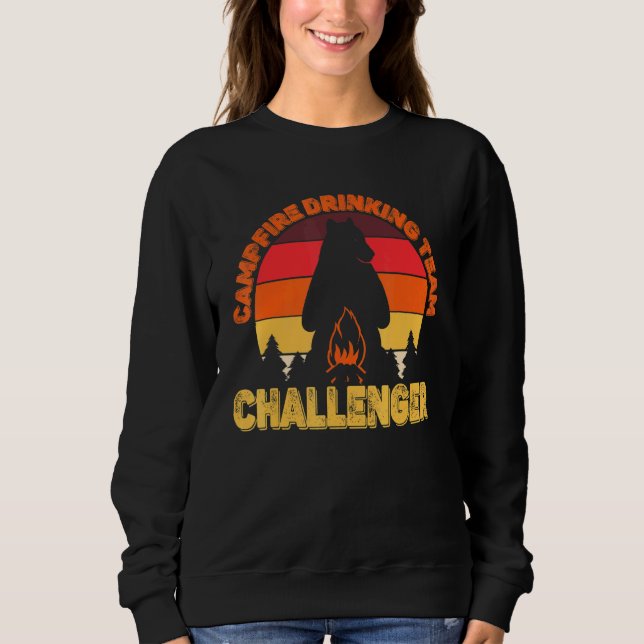 Camiseta Acampamento Desafiador da Equipe de Bebendo Camper (Frente)