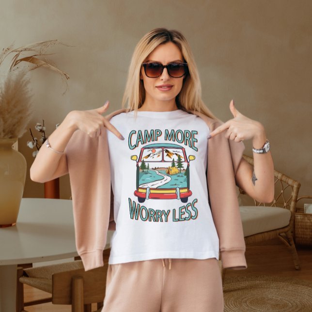 Camiseta Acampamento mais preocupado (Criador carregado)