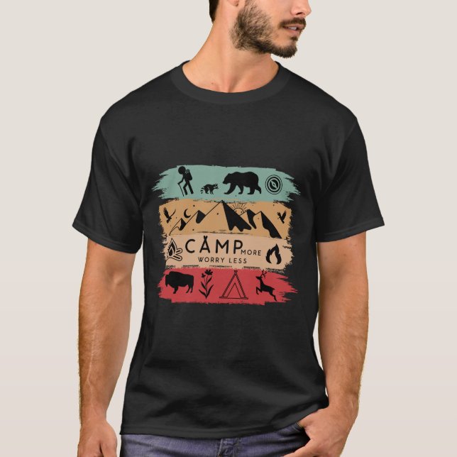Camiseta Acampamento Mais Preocupado Menos (Frente)