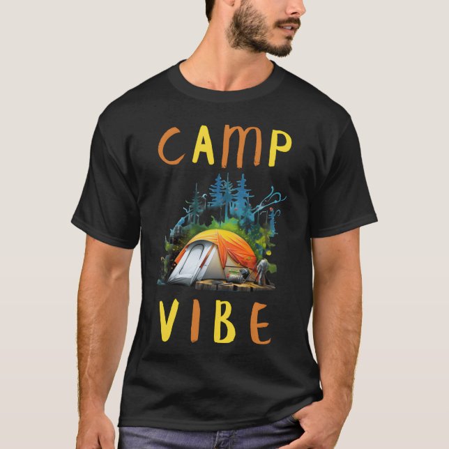 Camiseta Acampamento Vibe Amantes de acampamento retrô (Frente)