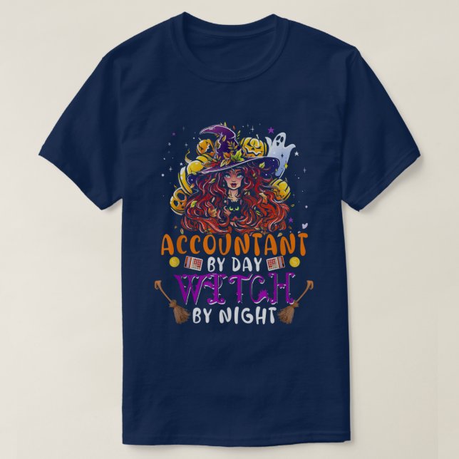 Camiseta Accountant By Day Witch By Night Funny Witch Scary (Frente do Design)