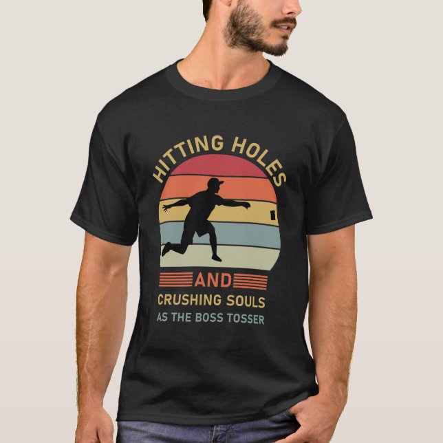 Camiseta Acertando Buracos e Esmagando Almas - Cornhole (Frente)