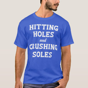 Camiseta Acertando Buracos E Esmagando Solas Cornhole engra