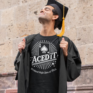 Camiseta Acesse a aula de graduação em ti com o nome da sua