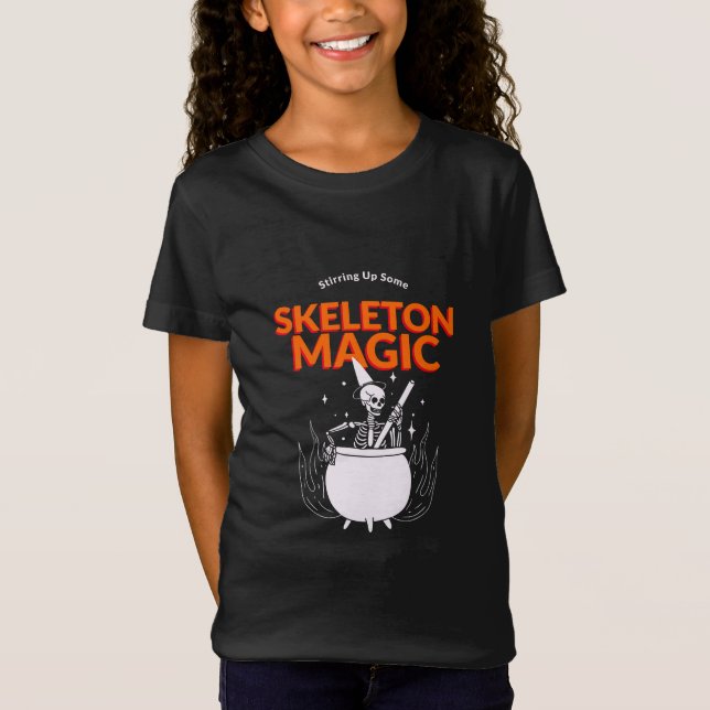 Camiseta Acionando Uma Magia Esquelética (Frente)