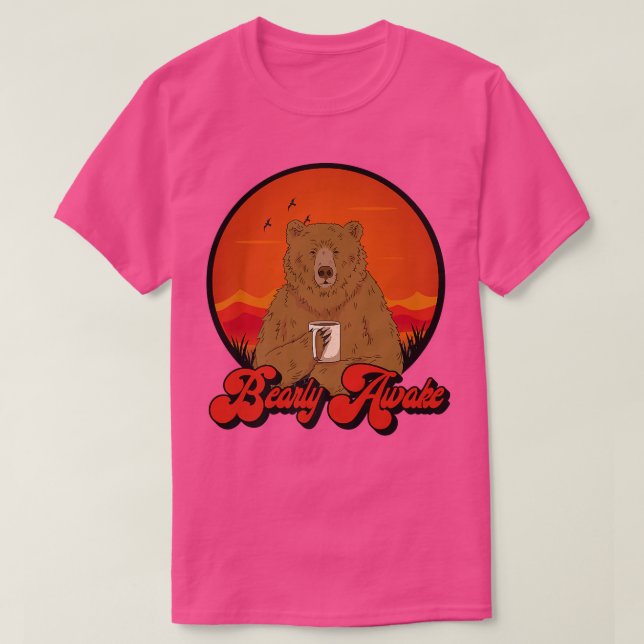 Camiseta Acordado - Bebê Engraçado Bear Bear Drinker Premiu (Frente do Design)