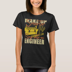 Camiseta Acordar Mais Inteligente Com Uma Piada Engenheiro