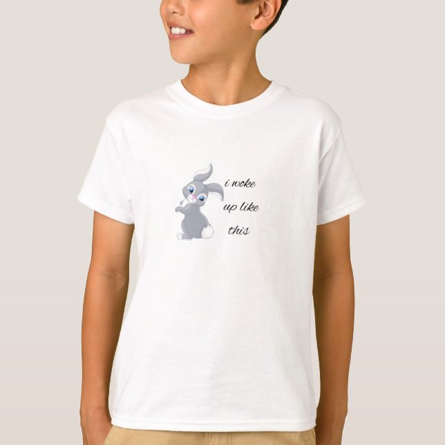 Camiseta Acordei como um coelho engraçado (Frente)