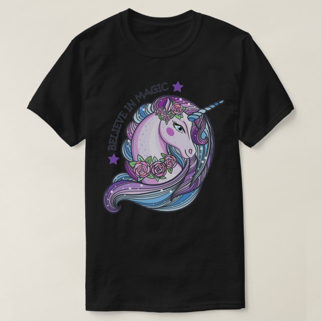 Camiseta acredite em magia cavalheiro mítico (Frente do Design)