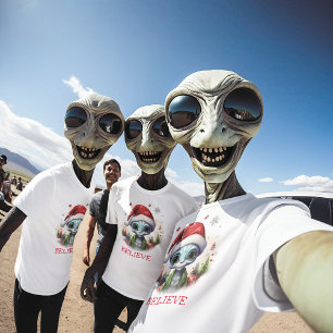 Camiseta Acredite na Alienígena de Natal