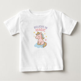Camiseta Acredite na Magia – Sonho de Unicórnio Pastel  