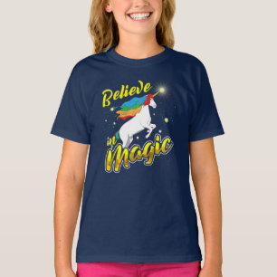 Camiseta Acredite no Magic Unicorn Modern Graphic Pun