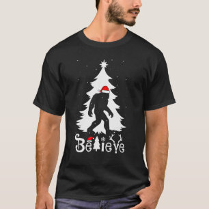 Camiseta Acredite Pé Grande Natal Caçador de Acampamento P