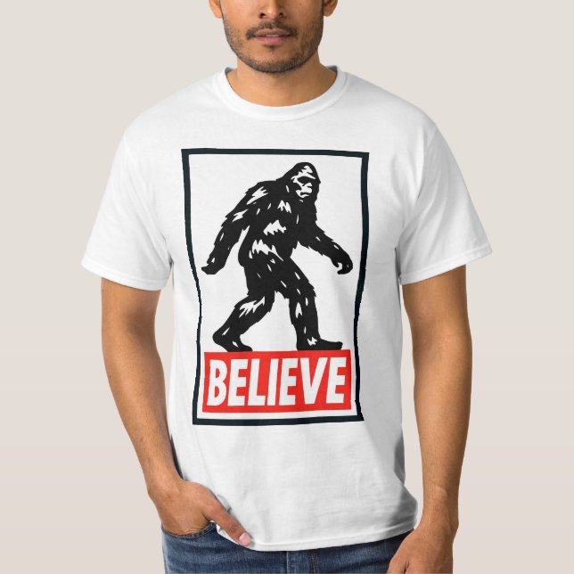 Camiseta Acredite - Pé Grande Sasquatch (Frente)