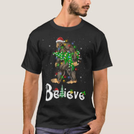 Camiseta Acreditem no Natal Bigfoot Sasquatch Santa Hat