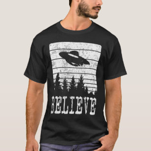 Camiseta Acreditem no OVNI extraterrestre do estilo angusti