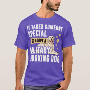 Camiseta Adoção Militar de Cão de Trabalho Labrador Retriev