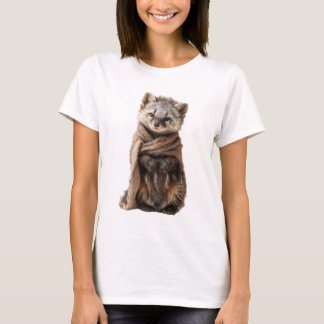 Camiseta Adorable Baby Raccoon Illustration with Wool Scarf