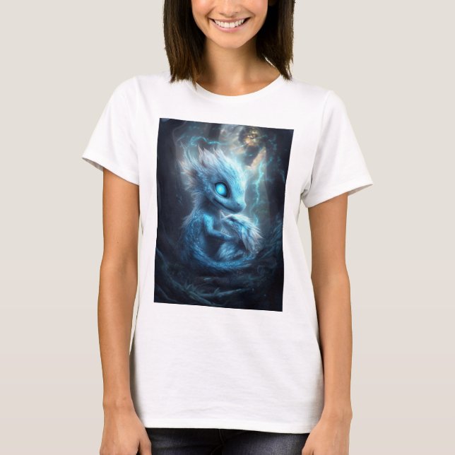 Camiseta Adorable Bébé Dragon dans une Forêt Enchantée (Frente)