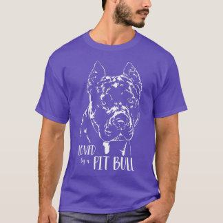 Camiseta Adorado por um cão-mãe do Pit Bull dizendo Premium