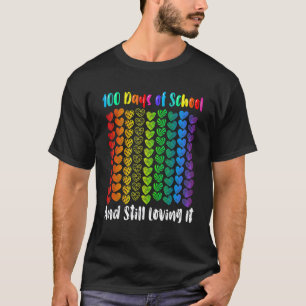 Camiseta Adorável 100 Dias De Escola E Ainda Amando Coraçõe