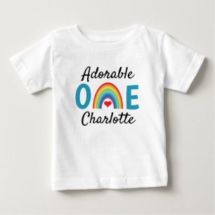 Camiseta Adorável com Arco-íris e Coração