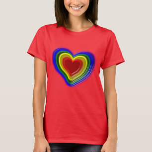 Camiseta adorável coração arco-íris