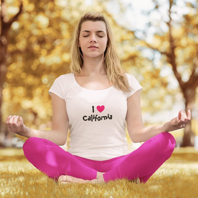 Camiseta Adoro Coração Rosa Quente da Califórnia (Pale Pink Tee)