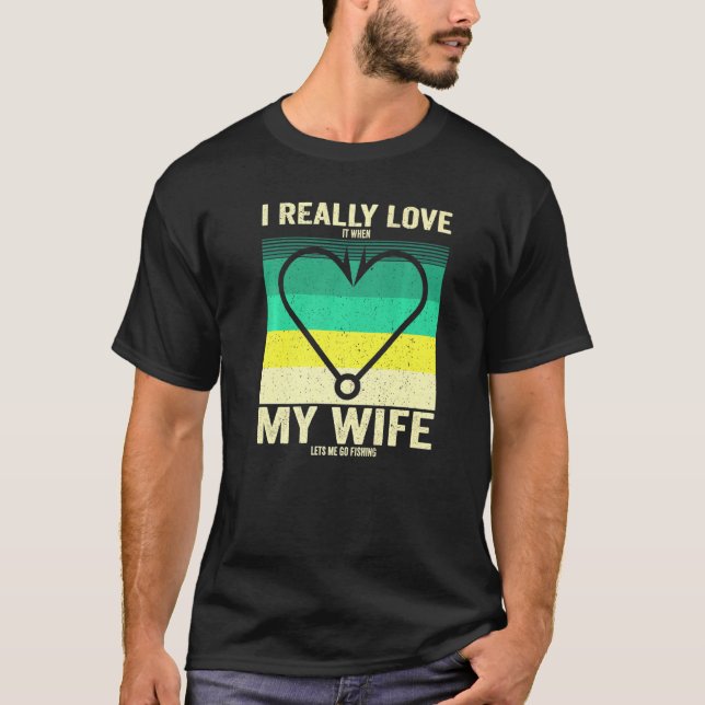 Camiseta Adoro Quando Minha Esposa Me Deixa Pescar (Frente)